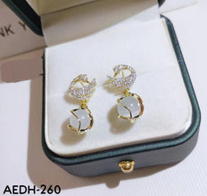 AEDH260  Peacock Pearl Drop Earrings Pair